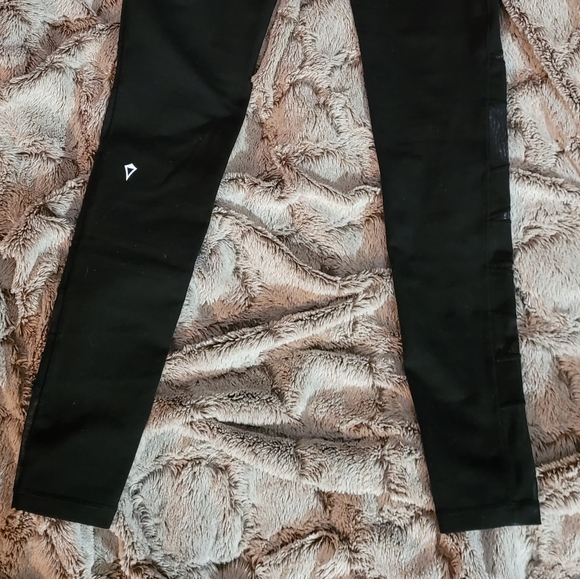 Ivivva size 12 mesh tights - Picture 2 of 3